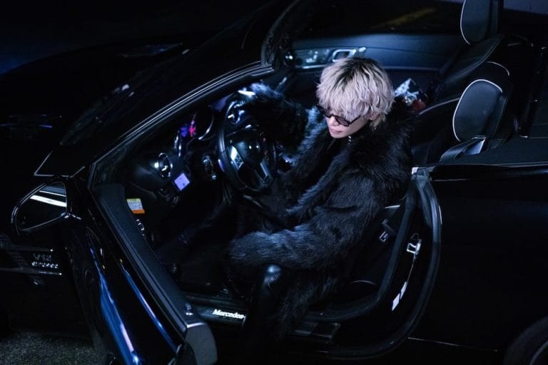 車の扉を開けた天嶺凪